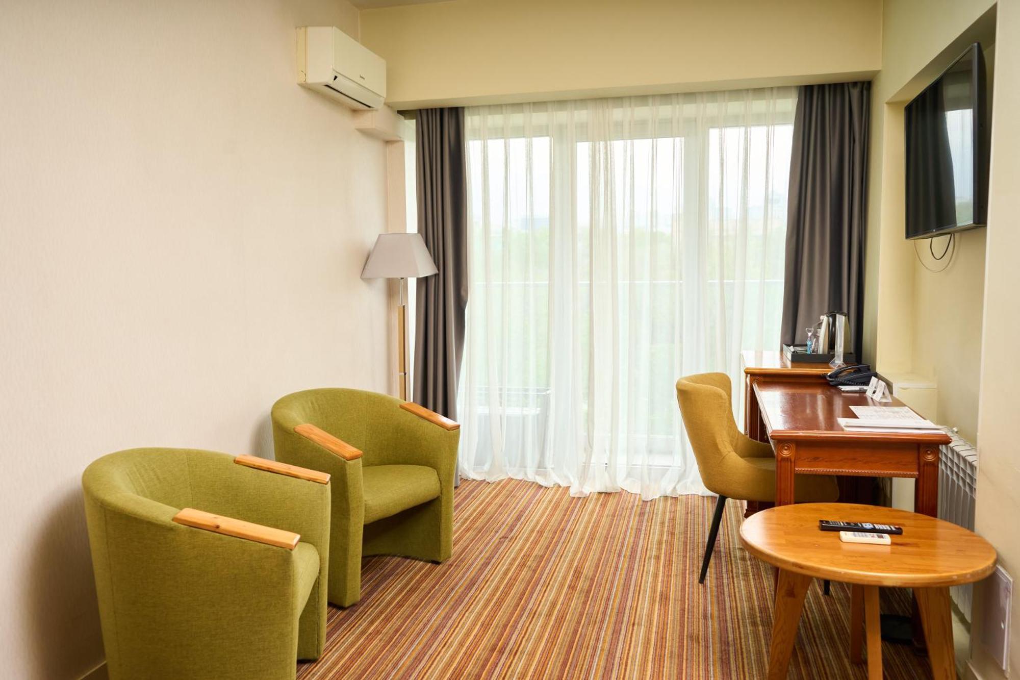 Almaty Hotel Exterior photo