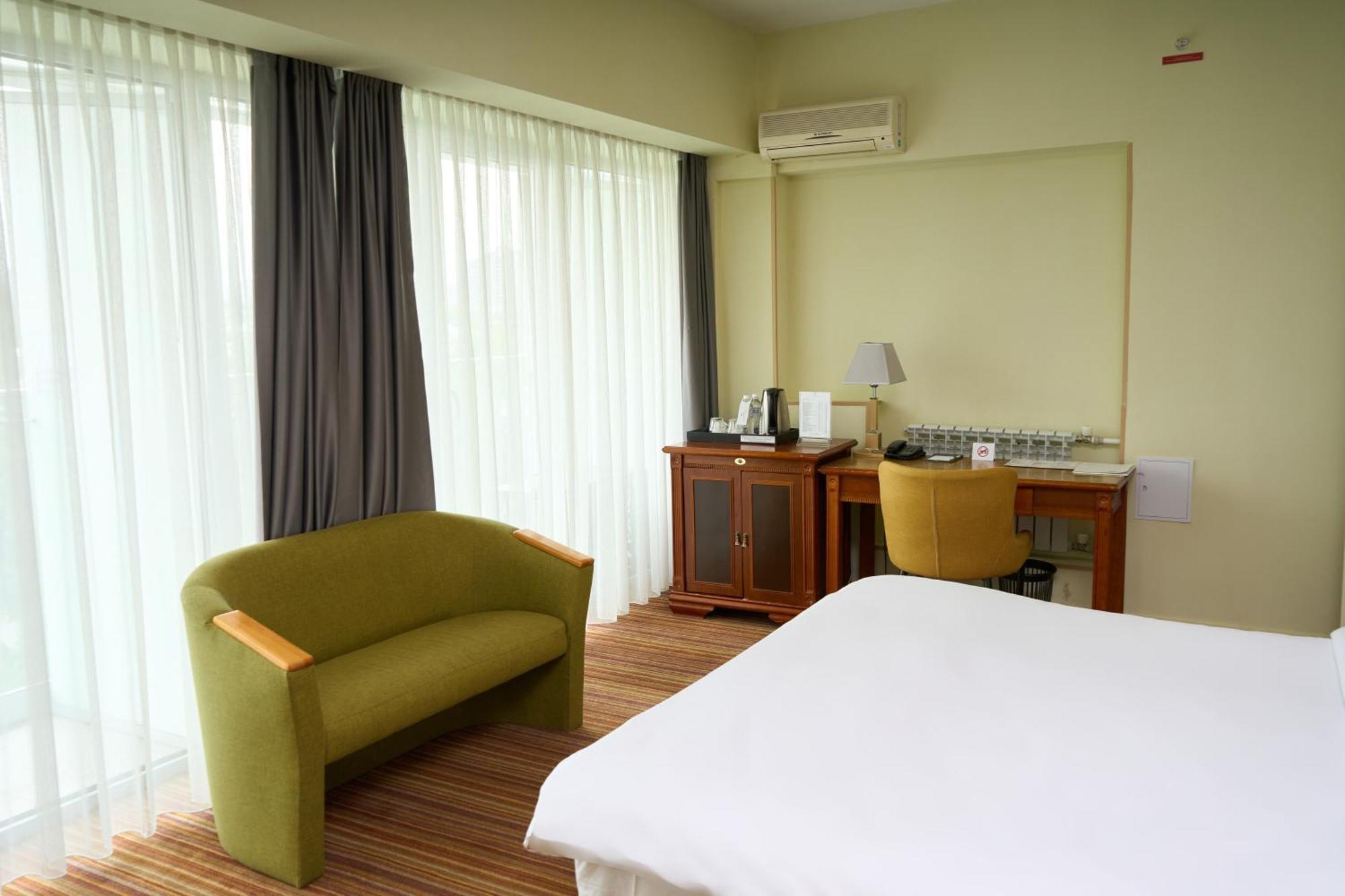 Almaty Hotel Exterior photo
